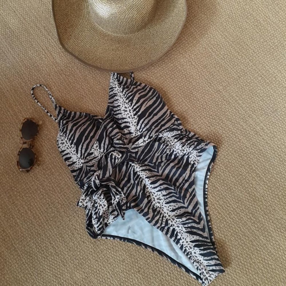 ⭐️ Host Pick⭐️ NWOT SHEIN Animal Print One Piece Bathing Suit